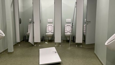 Sepsi intervine după ce suporterii din Peluza Nord au vandalizat toaletele stadionului: „FCSB și-a asumat pagubele, le vom trimite factura!” | EXCLUSIV