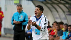 Bună dispoziție în Bănie. Ce cadouri au primit jucătorii lui FCU 1948 și Giovanni Costantino de la Moș Crăciun. SPECIAL