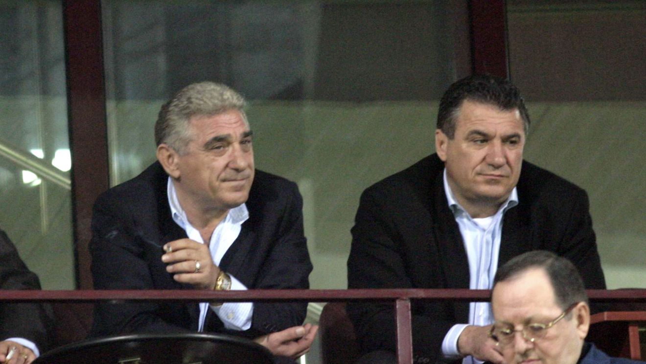 Doi fotbalişti români, internaționali de tineret, în probe la Ajax Amsterdam: „Giovanni şi Victor Becali au venit cu această propunere"