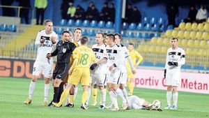 Delegarea lui Colțescu la Vaslui - "U" a declanșat războiul!** Porumboiu: "E sluga CFR-ului!" Ion Crăciunescu: "Ești bolnav la cap"