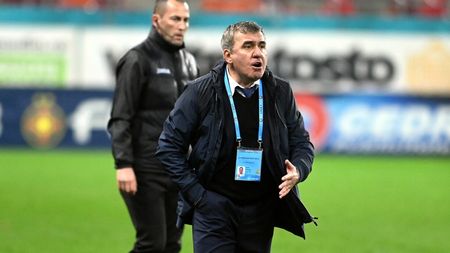 Schimbările făcute de către Gheorghe Hagi la pauza meciului FCSB - Farul au surprins pe toată lumea: „Riști foarte mult așa!”