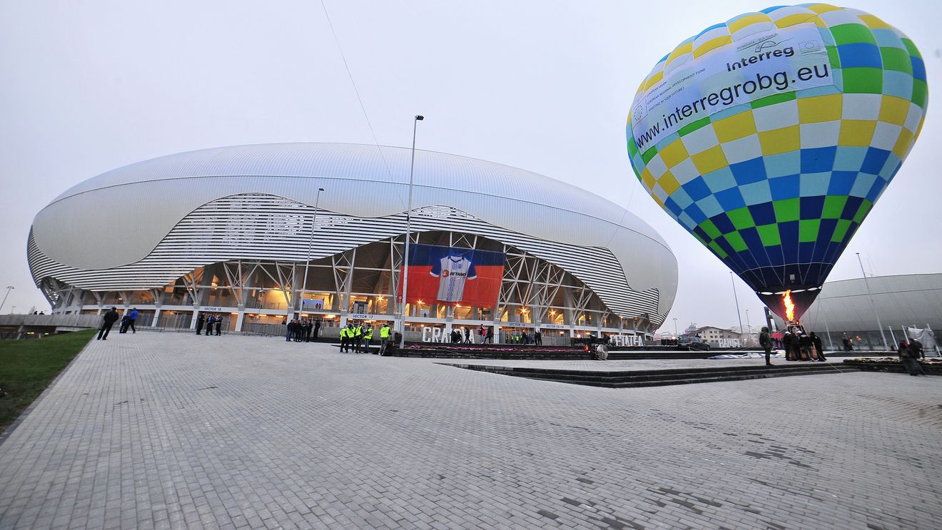 VIDEO | O fisură de câțiva metri a apărut în copertina noului "Ion Oblemenco"