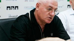 Dragomir: "Criza financiară nu a afectat cluburile de fotbal!"