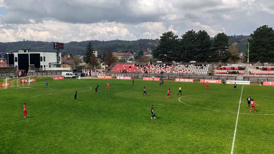 Thriller cu șase goluri la Câmpulung Muscel! Ceahlăul a revenit incredibil de la 0-2 pe terenul ultimei clasate, dar a ratat victoria în al cincilea minut al prelungirilor. Valentin Avădanei: ”E frustrant să pierzi la ultima fază. Băieții au arătat caracter”