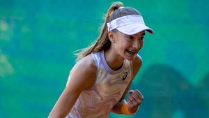 Luna Vujovic este noua Ana Ivanovic din tenisul feminin. Sârboaica de doar 14 ani și-a făcut debutul la profesioniste cu stil