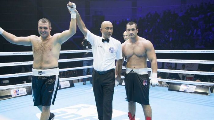 Supergreul Mihai Nistor, la o victorie de calificarea la Jocurile Olimpice după victoria de senzație cu gigantul rus Omarov. Băcăuanul s-a ales cu capul spart și patru copci
