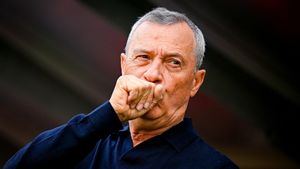 Şoc total! Mircea Rednic a fost dat afară de Standard Liege după numai 5 etape