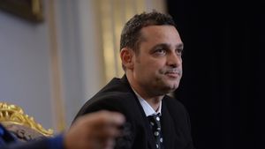 Teja în Țara Minunilor! Antrenorul FCSB vede totul în roz: "Nu e presiune, am cei mai buni jucători din țară". Ce spune despre SMS-urile de la Becali
