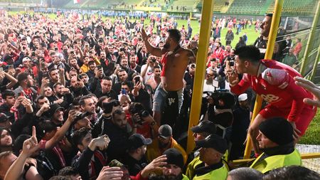 La Dinamo a început mobilizarea, după revenirea în Superliga: în numai patru ore, fanii au cumpărat mai multe abonamente decât în tot sezonul trecut!