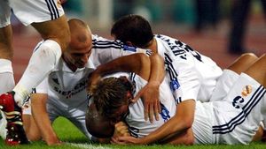 Drama unui "galactic"!** Titular alături de Zidane și Robero Carlos,** un fost jucător al Realului nu mai este dorit de NIMENI! "Aș fi vrut să mai joc doi ani, dar mă voi retrage"