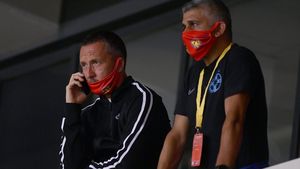 Mihai Stoica contrazice pe toată lumea, după ce a cerut cartonaș roșu în FCSB - CFR Cluj: „Așa zice regulamentul!”