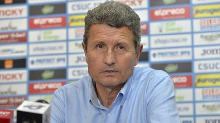 "Am venit să fac performanță la Craiova". Mulțescu, prezentat oficial la CS Universitatea. Cine sunt colaboratorii săi