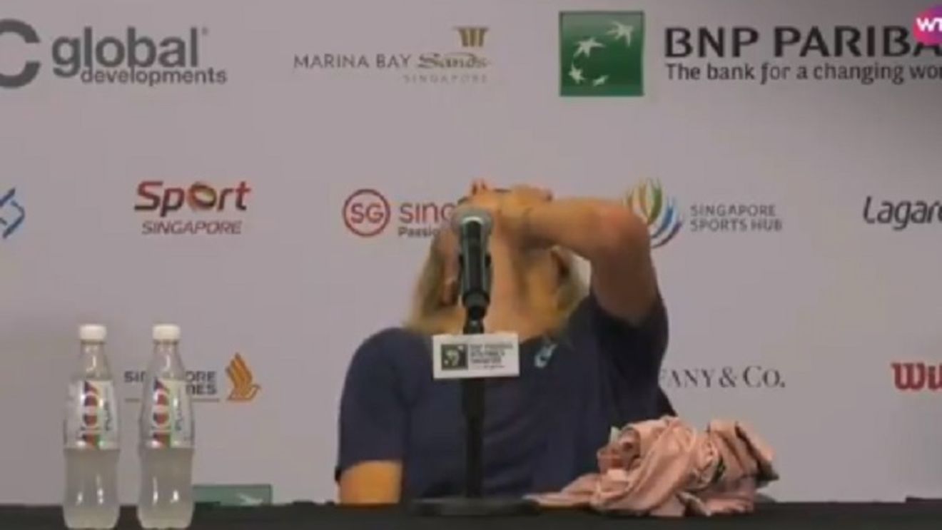 FOTO | A jucat biliard în costum de baie, dar fanii nu au înțeles cum a putut face o asemenea alegere! Cine este rivala Simonei Halep care o ia pe urmele lui Genie Bouchard