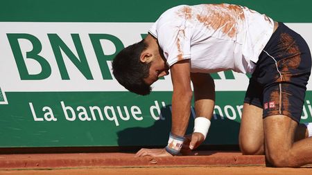 Eliminat de Goffin în "sferturi" la Monte Carlo, Djokovic ratează șansa unei posibile întâlniri cu Rafa Nadal. "Nole" a fost răpus în trei seturi după două ore și jumătate de joc