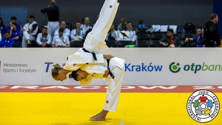 Alina Chelaru și Alina Zaharia sunt campioane mondiale la judo-kata! Mesajul președintelul FRJ, Cozmin Gușă: „O performanță excepțională ce le consolidează palmaresul bogat pe care-l au sub tricolor”