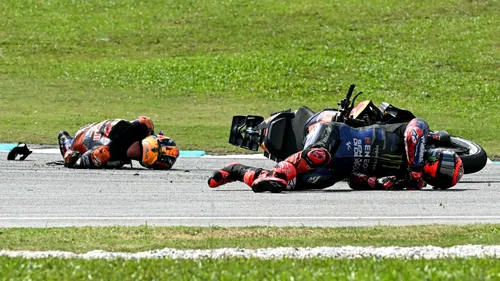 Accident șocant în timpul unei curse de MotoGP! Care este starea piloților. FOTO