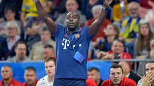 Lovitură de proporții dată de Dinamo! Cine va fi noul antrenor de cinci stele al echipei: a câștigat Liga Campionilor, a fost campion mondial și este gata pentru o performanță istorică! „Am avut pregătită varianta”. Prima dorință a tehnicianului. SPECIAL