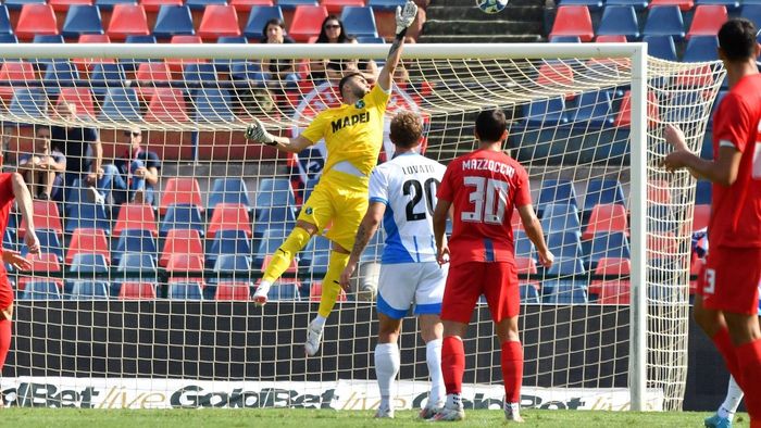 Înlocuitorul lui Horațiu Moldovan e favorit să apere poarta campioanei mondiale