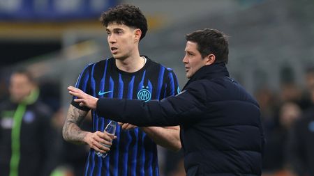 Favoritul lui Chivu, în topul celor mai valoroși fotbaliști care vor privi la televizor Campionatul Mondial. Fotbalistului i s-a recomandat să părăsească urgent țara