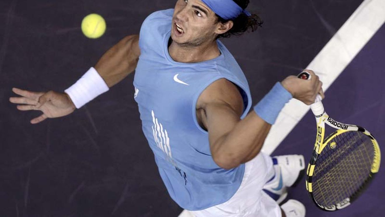 Nadal și Federer joacă la Sport.ro