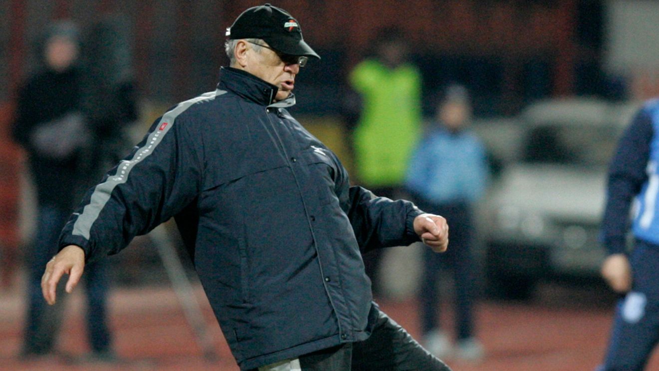 Hizo: „Am fundași penibili!"