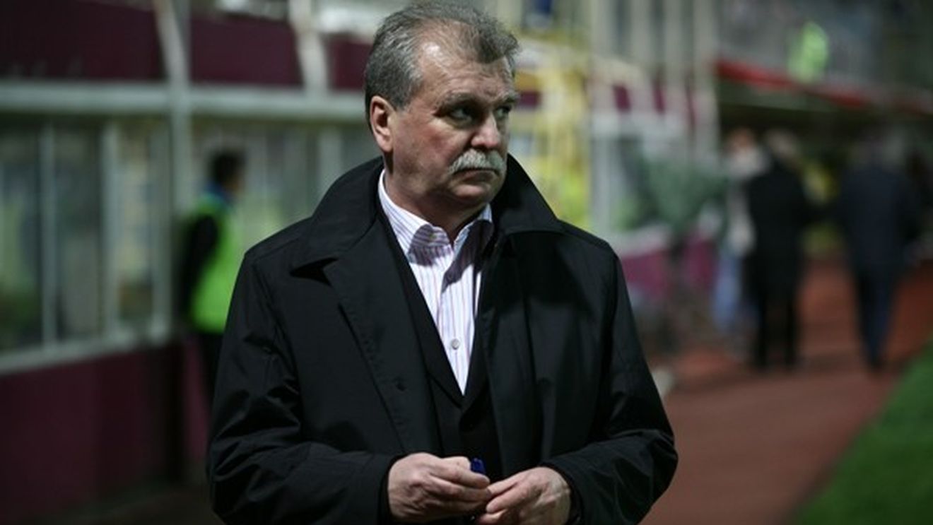 "A spus Copos că regretă decizia mea?** Nu sunt genul care să stea atârnător undeva"
