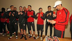 FOTO: Dănciulescu a împlinit astăzi 36 de ani, colegii l-au sărbători în cantonament!** Transmite-i un mesaj!