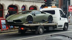 Un star din UFC nu și-a mai găsit mașina în parcare. Surpriza pe care i-au pregătit-o polițiștii