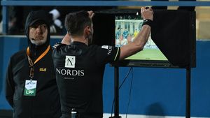 CFR Cluj, cu 7 puncte luate de VAR. Cristi Balaj acuză: „Este greu cu un cuțit în spate”. Care crede că ar fi „tristețea fotbalului românesc” | EXCLUSIV