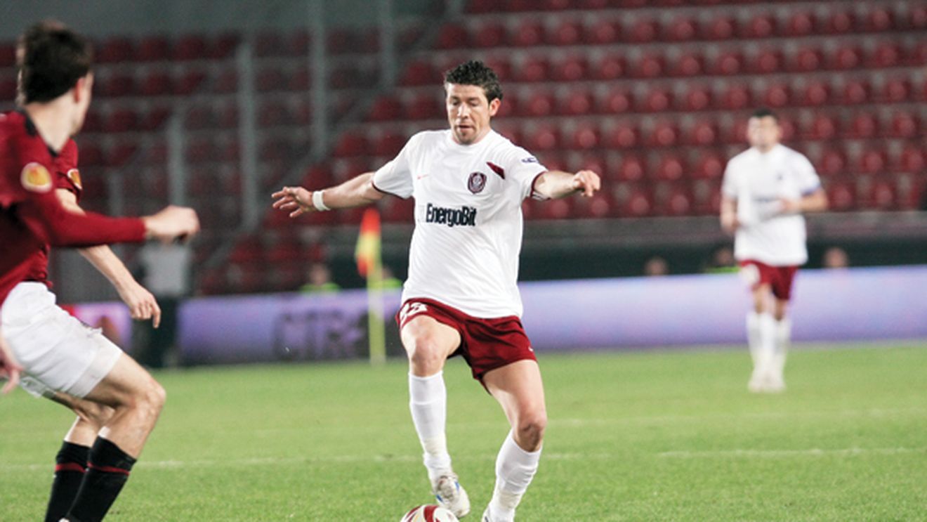 "CFR se bate cu Roma pentru locul 2"