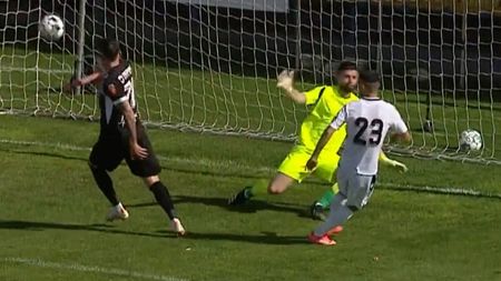 Che bello, Claudiu Belu! Fostul fundaș al FCSB a marcat la Voluntari cu o lovitură ca pe Copacabana. Cum a deschis scorul FC Hermannstadt | FOTO & VIDEO