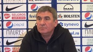 VIDEO | O nouă conferință furtunoasă a lui Hagi! Minute de foc la Ovidiu: "Pentru mine e discriminare. Voi, românii, m-ați criticat". Ce a cerut de urgență patronul Viitorului