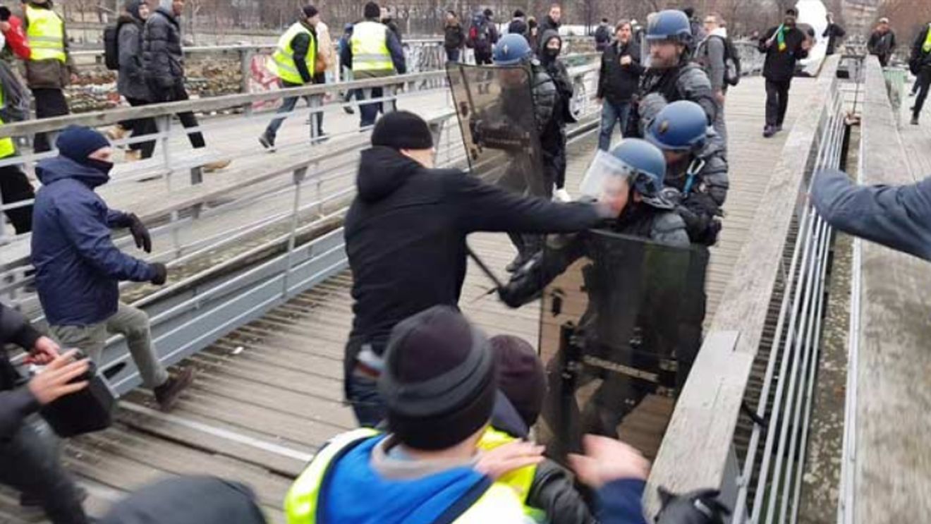 VIDEO | Fostul campion din box, care a bătut doi jandarmi, a fost condamnat la un an de închisoare: va plăti și daune de 5.000 de euro