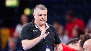 Xavi Pascual a plecat de la Dinamo, dar n-a semnat nici acum contractul cu gigantul care vrea Liga Campionilor! Ce se întâmplă, de fapt, cu fostul mare antrenor al Barcelonei și amănunte din culise. EXCLUSIV