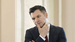 Ministrul Ionuț Stroe a anunțat măsuri drastice înainte ca Liga 1 să se reia. „O lună de zile vor fi testați! E risc epidemiologic ridicat”