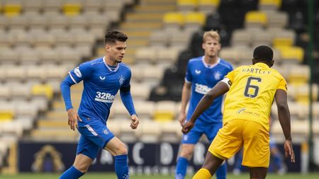 Ianis Hagi a fost făcut praf după ultimul meci din campionat. „Ar trebui scos din echipă o lună”. Ce i-au reproșat fanii antrenorului Steven Gerrard