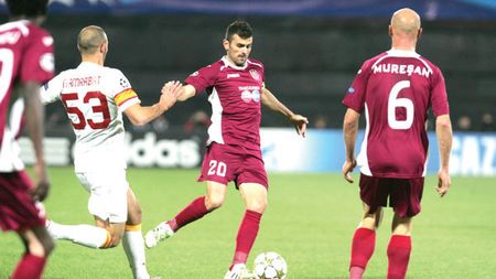 Cadu s-a "rupt" și riscă să piardă meciul cu Braga!** "A avut dureri de la pauză. Doctorul i-a zis să nu mai intre, dar el a insistat să continue!"