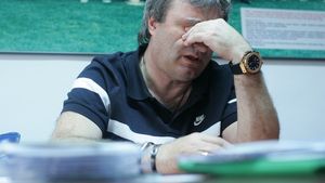 "Soția mea a fost bătută de rapidiști!** Fanii mă fac sclav, dar devin monștri la întuneric"