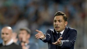 Rădoi, catastrofal la improvizații. Două decizii ciudate luate de antrenorul Stelei în acest sezon
