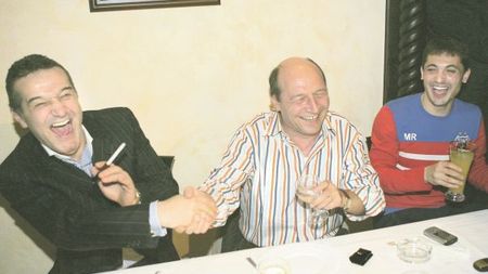 Cât a băut Traian Băsescu la celebra petrecere de la Golden Blitz, după sfertul UEFAntastic Steaua - Rapid. Rădoi: "Am stat toată seara lângă el!"