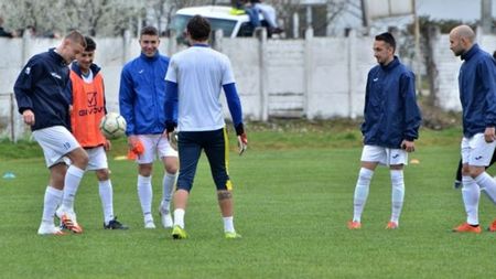 A pus stop carierei de fotbalist la doar 19 ani și pleacă la muncă în Germania. Clubul voia să se bazeze pe el în noul sezon de Liga 3