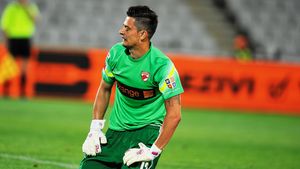 A început curățenia la Dinamo. Samoilă, primul jucător pus pe liber după plecarea lui Stoican