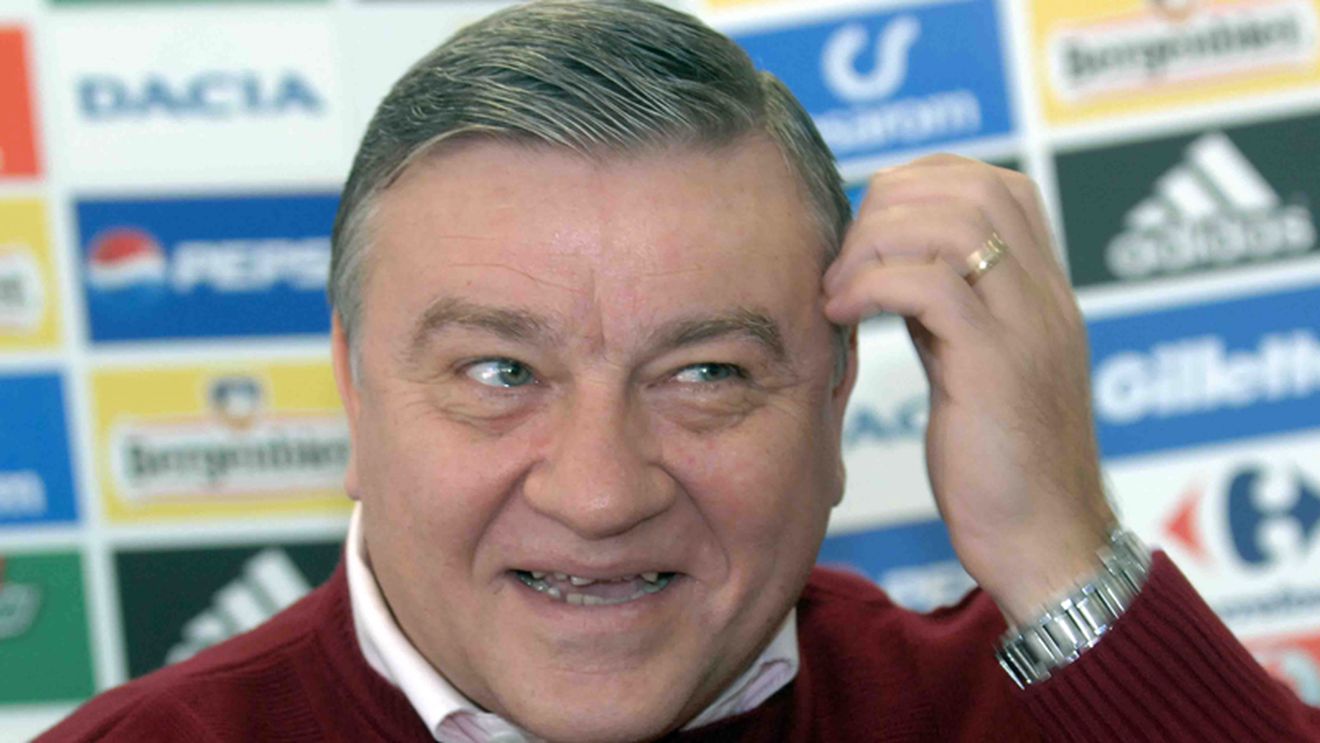 "Steaua are prima șansă cu Galata. Mizez pe Lăcătuș"