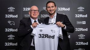 Frank Lampard, prezentat oficial la prima echipă din cariera de antrenor: "Nu va fi ușor, dar abia aștept această provocare". Obiectivul fixat fostului mijlocaș