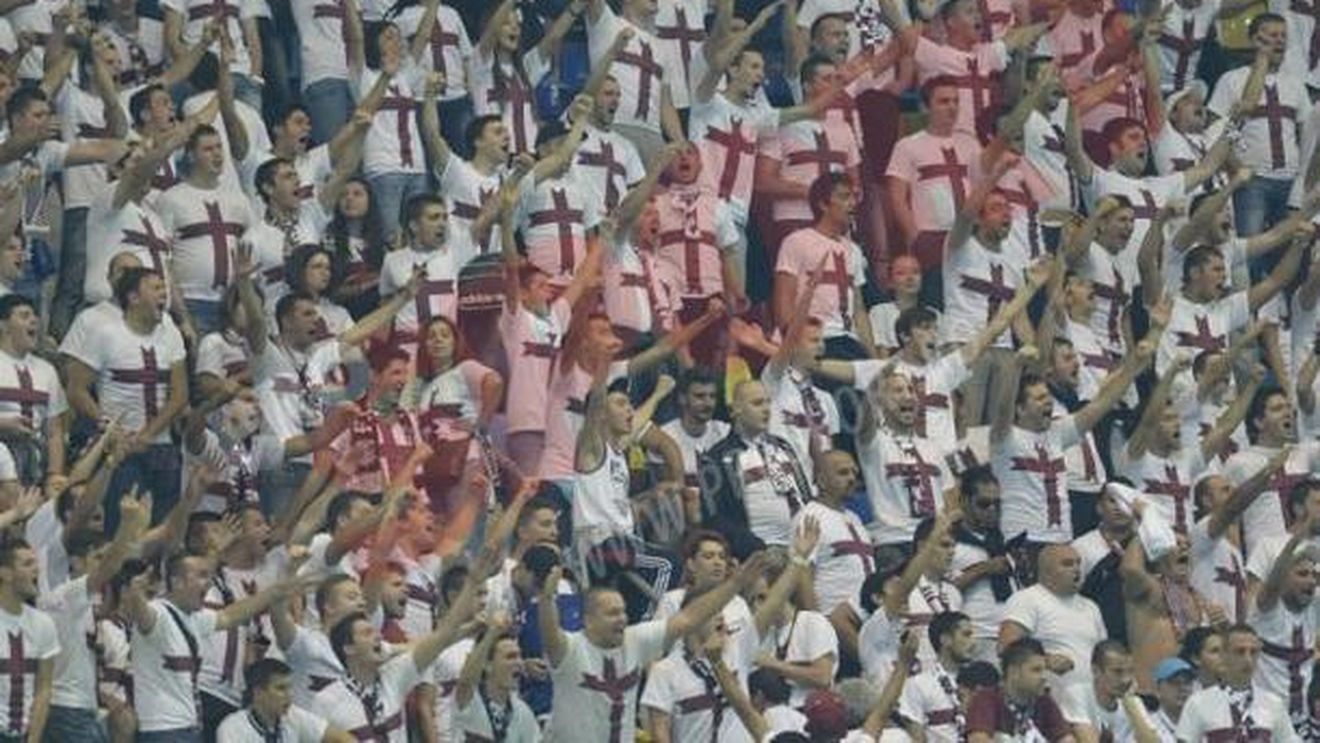 Au avut meciul lor!** Zeci de fani au părăsit arena și au încercat să își demonstreze "superioritatea" pe culoarele de acces