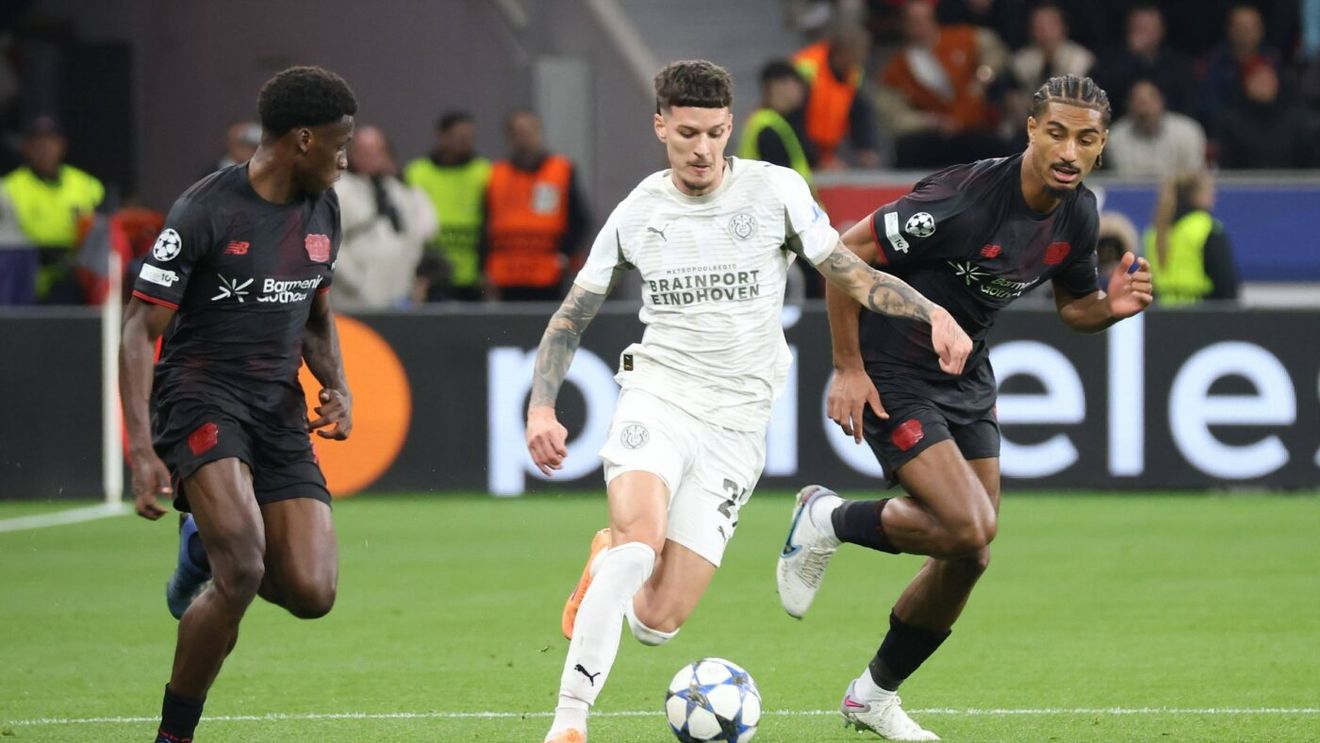 I-au „furat” lui Dennis Man assist-ul la VAR! Reacția olandezilor despre execuția românului din Champions League