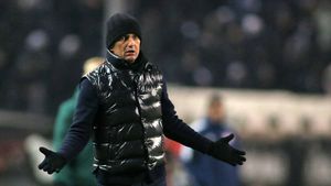 Răzvan Lucescu, în mijlocul unui scandal monstru în Grecia! Antrenorul român a fost luat în colimator de rivalii de la AEK Atena: „Nu știu dacă în România există zicala asta”