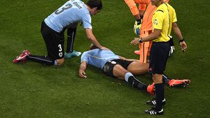 FIFA ia în calcul introducerea "schimbărilor temporare" după accidentarea suferită de Alvaro Pereira la CM 2014