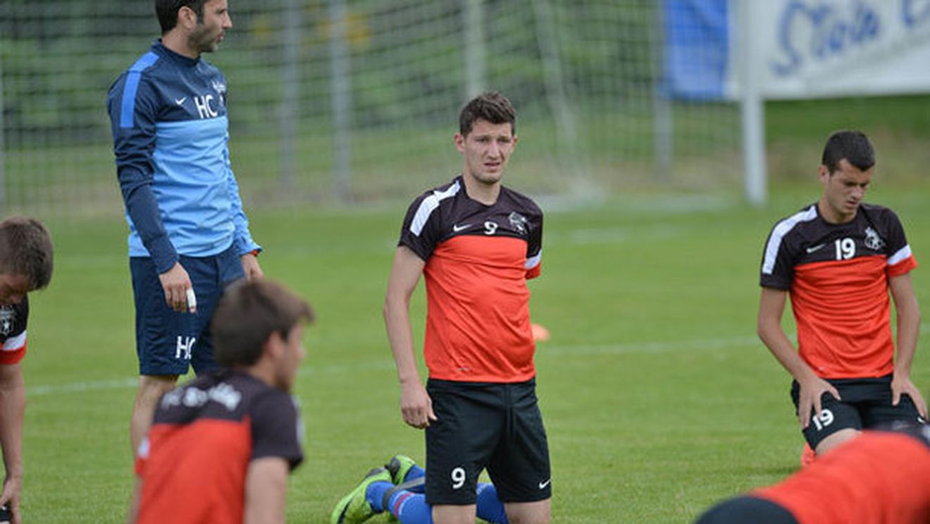 Steaua își prezintă noul echipament pentru deplasare!** FOTO Cum arată noile tricouri