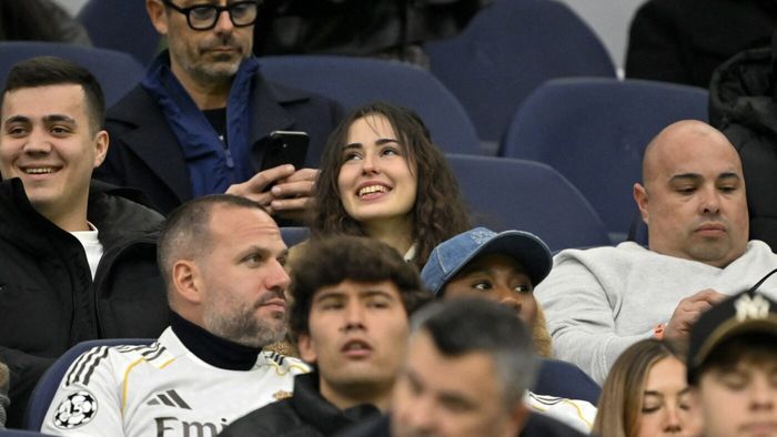 Iubita lui Arda Guler a devenit virală la meciul Turcia – România: „Nu mă vede”. Ce a făcut fotbalistul de pe gazon